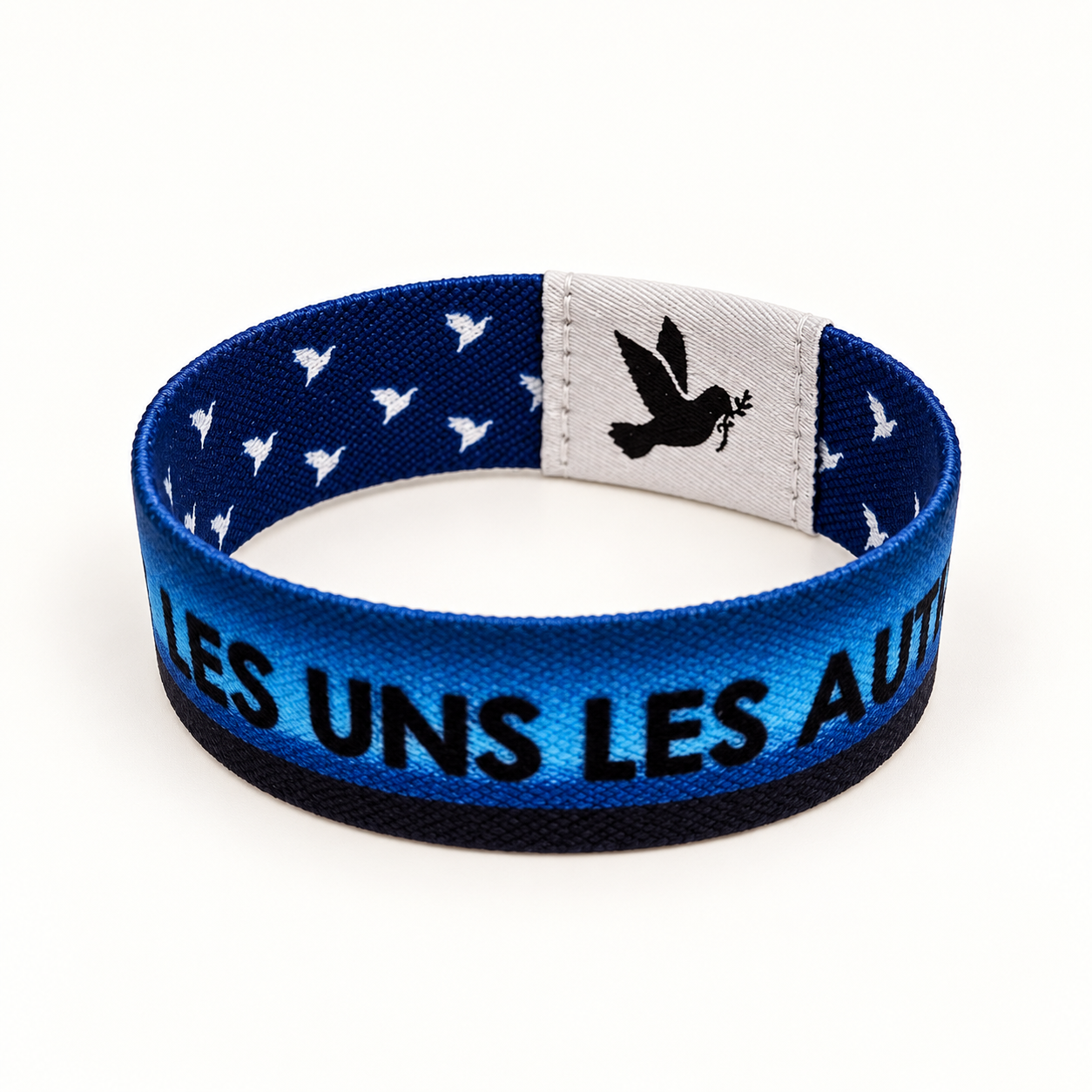 Bracelet Bible Band bleu et blanc Aimez-vous les uns les autres : Verso — détail du texte