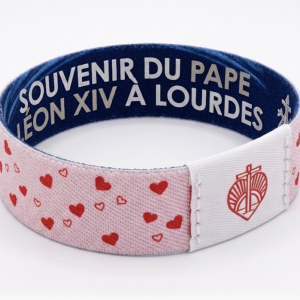Bracelet Bible Band Petits Cœurs et Souvenir du Pape à Lourdes, vue 1